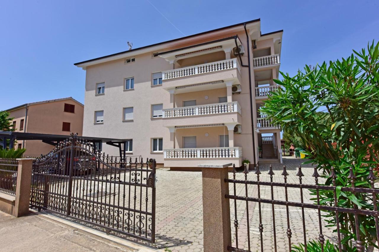 Apartments Elin Sofia Πόρετς Εξωτερικό φωτογραφία
