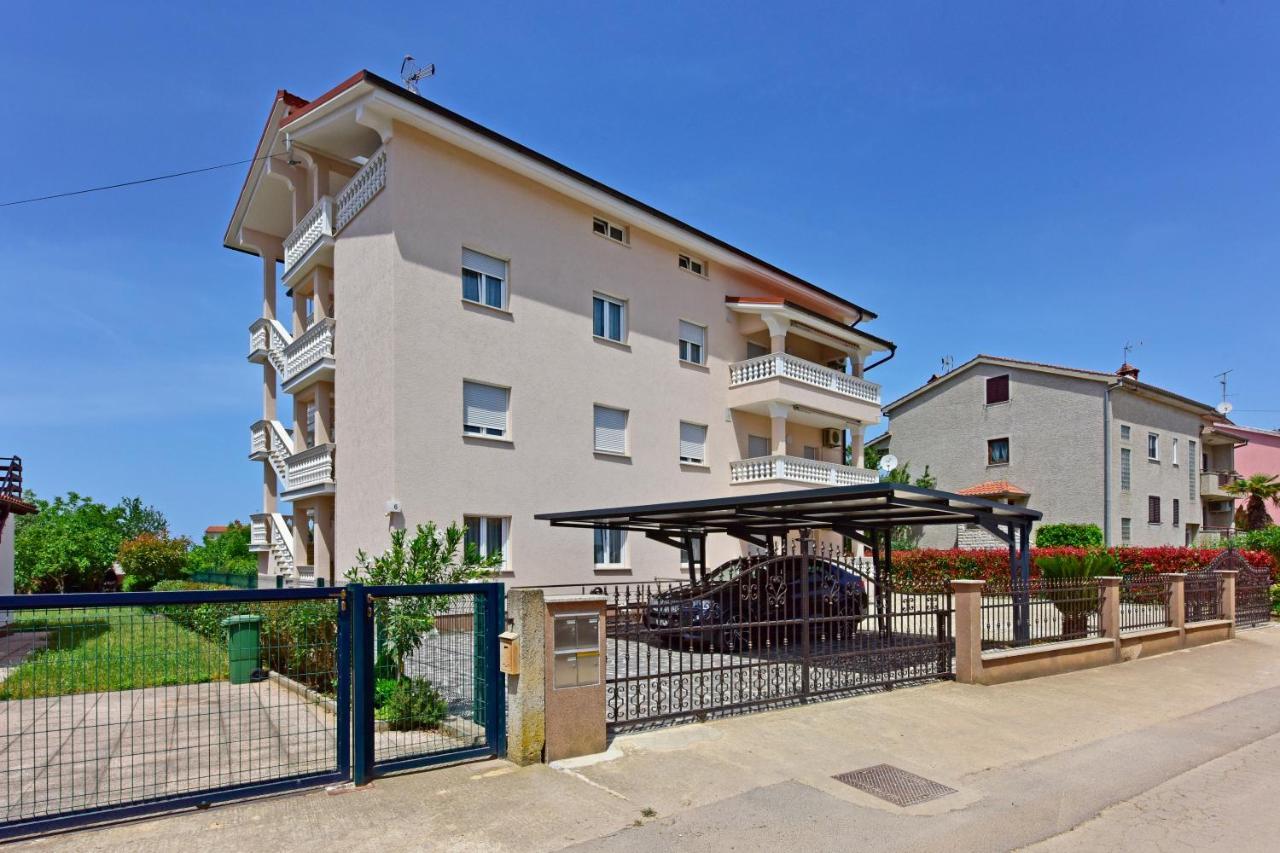 Apartments Elin Sofia Πόρετς Εξωτερικό φωτογραφία