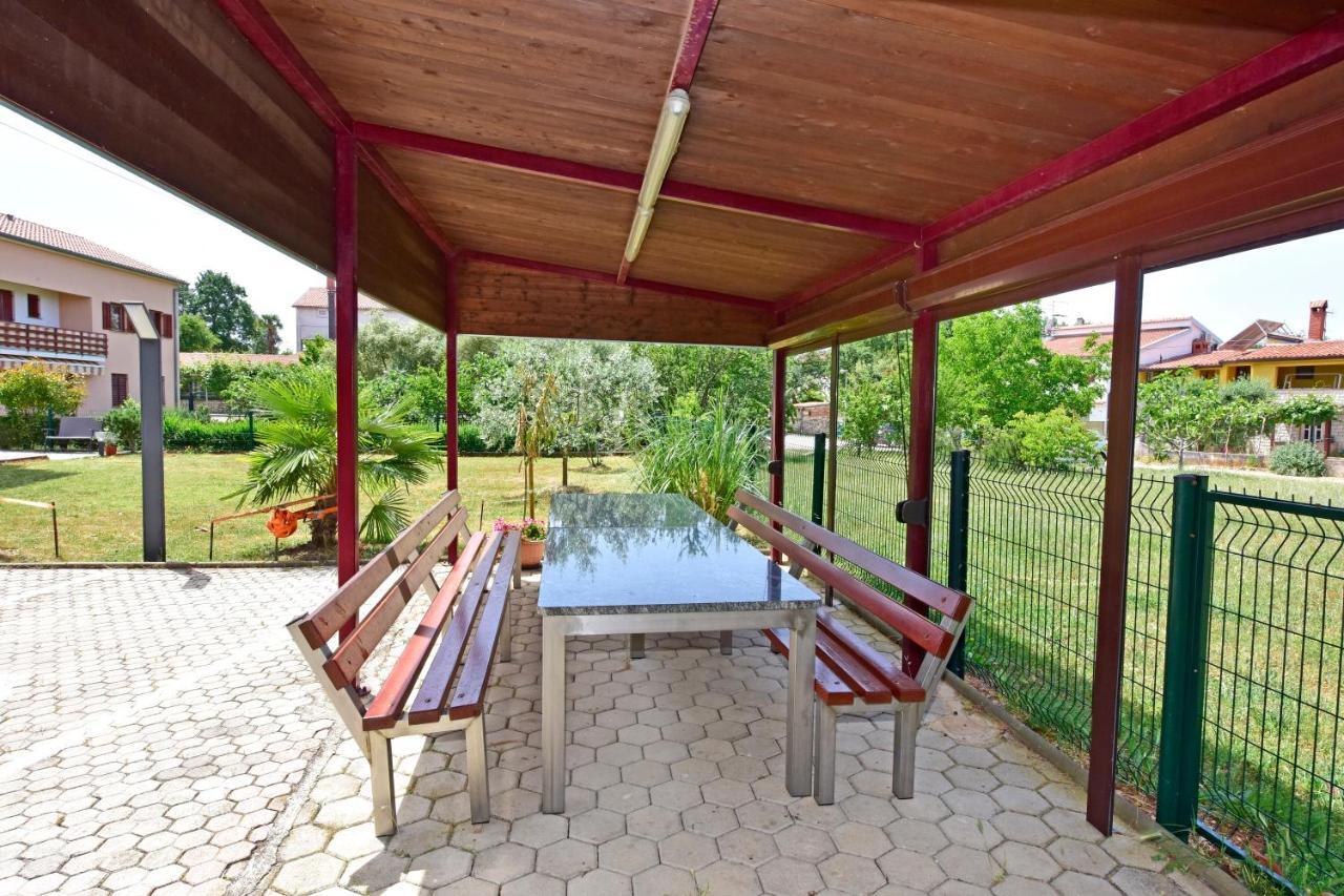 Apartments Elin Sofia Πόρετς Εξωτερικό φωτογραφία
