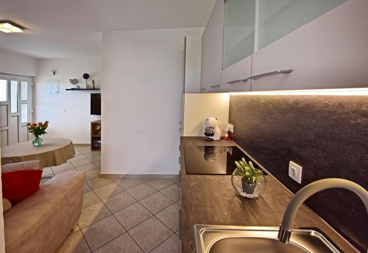 Apartments Elin Sofia Πόρετς Εξωτερικό φωτογραφία