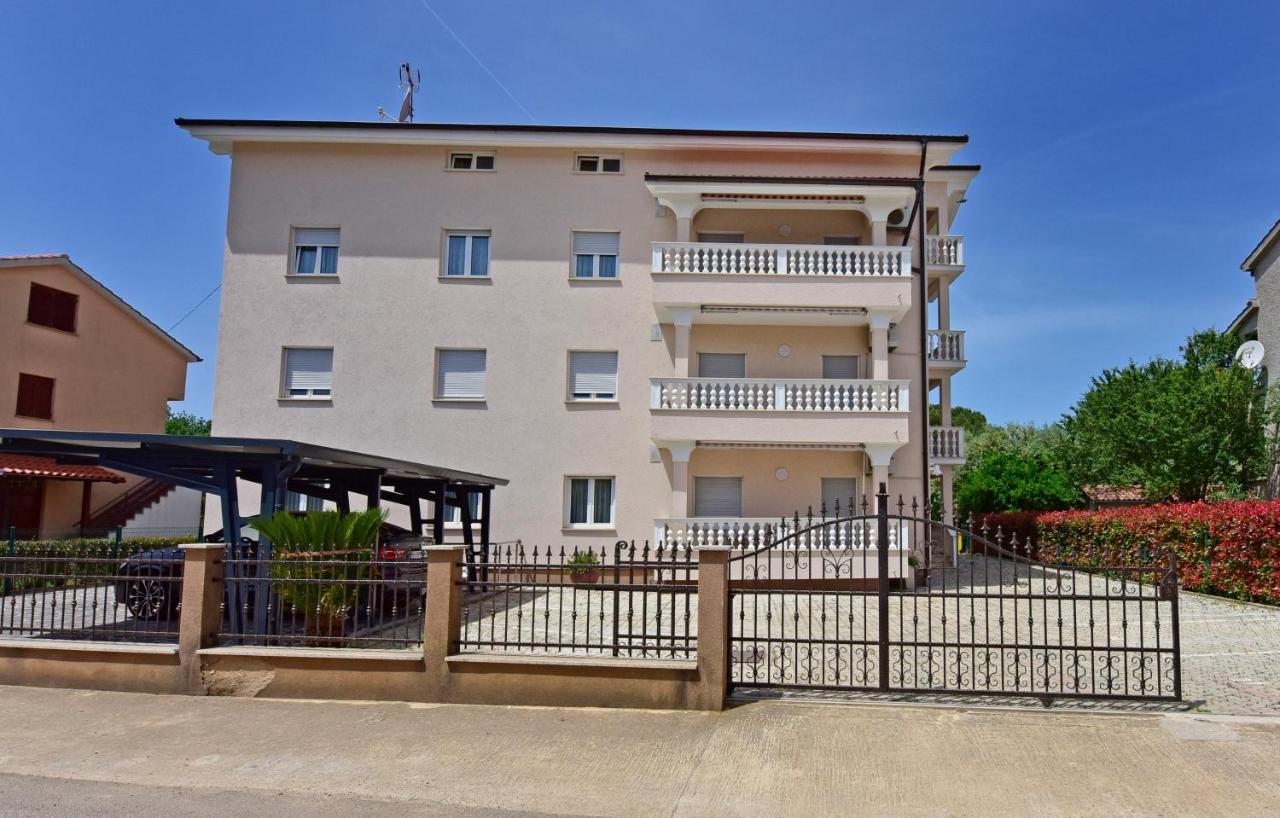 Apartments Elin Sofia Πόρετς Εξωτερικό φωτογραφία