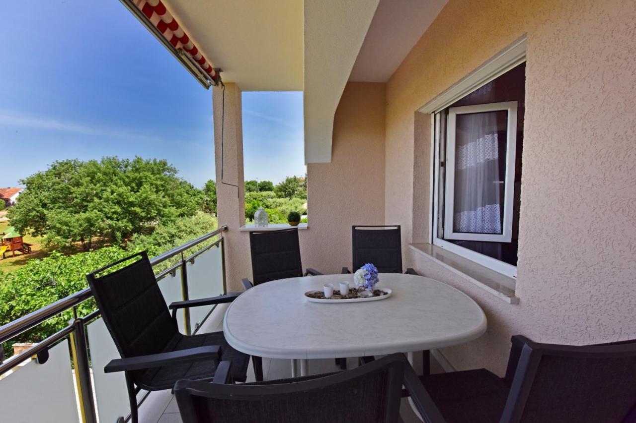Apartments Elin Sofia Πόρετς Εξωτερικό φωτογραφία