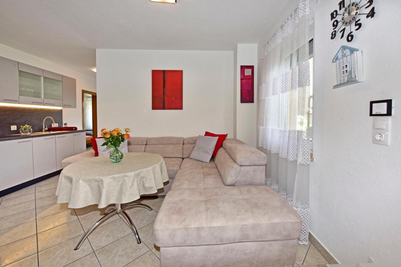 Apartments Elin Sofia Πόρετς Εξωτερικό φωτογραφία