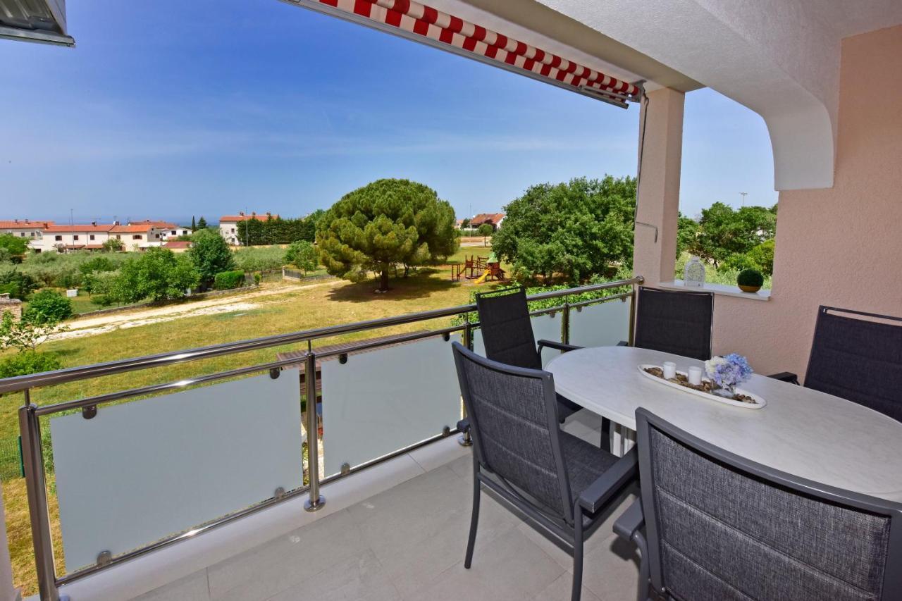 Apartments Elin Sofia Πόρετς Εξωτερικό φωτογραφία