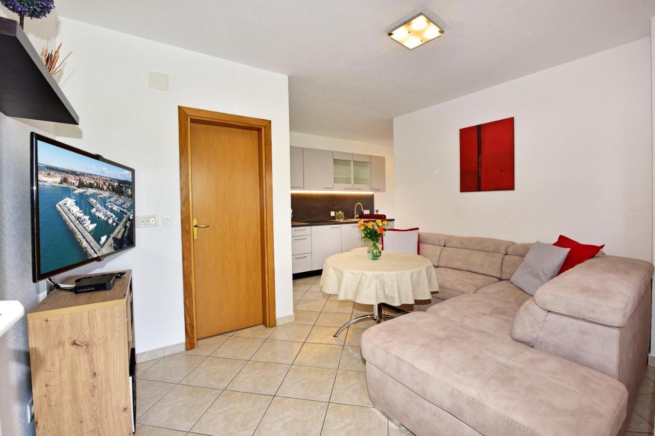 Apartments Elin Sofia Πόρετς Εξωτερικό φωτογραφία