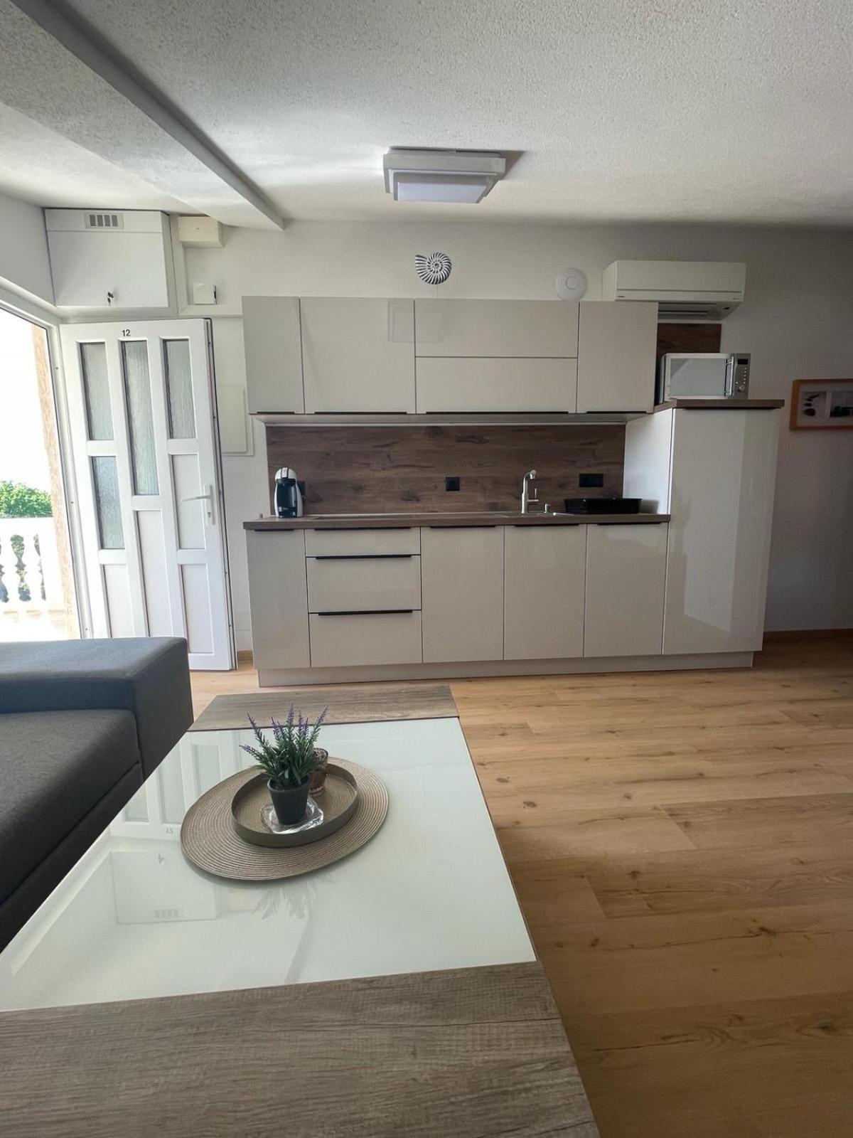 Apartments Elin Sofia Πόρετς Εξωτερικό φωτογραφία